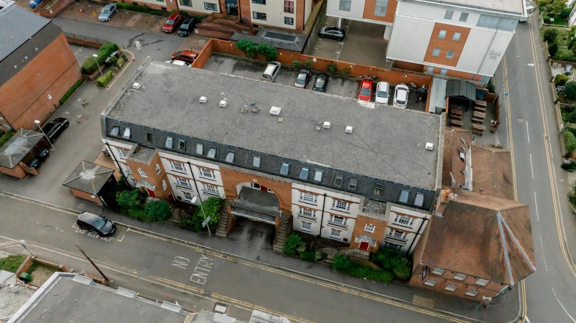 Starhost Residences - Central 3 Bed Apartment At Regents Court, Newbury Newbury  Exterior foto