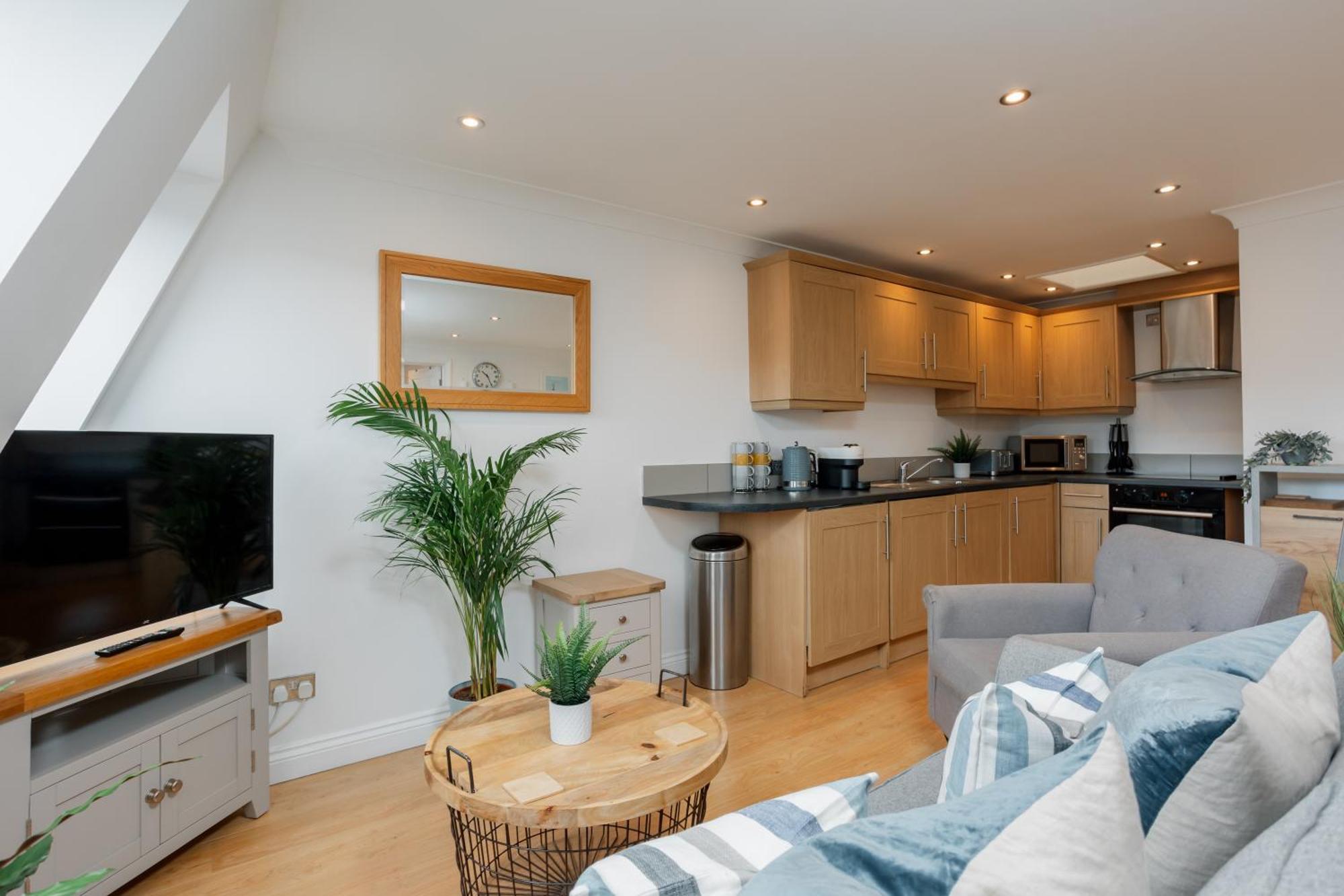 Starhost Residences - Central 3 Bed Apartment At Regents Court, Newbury Newbury  Exterior foto
