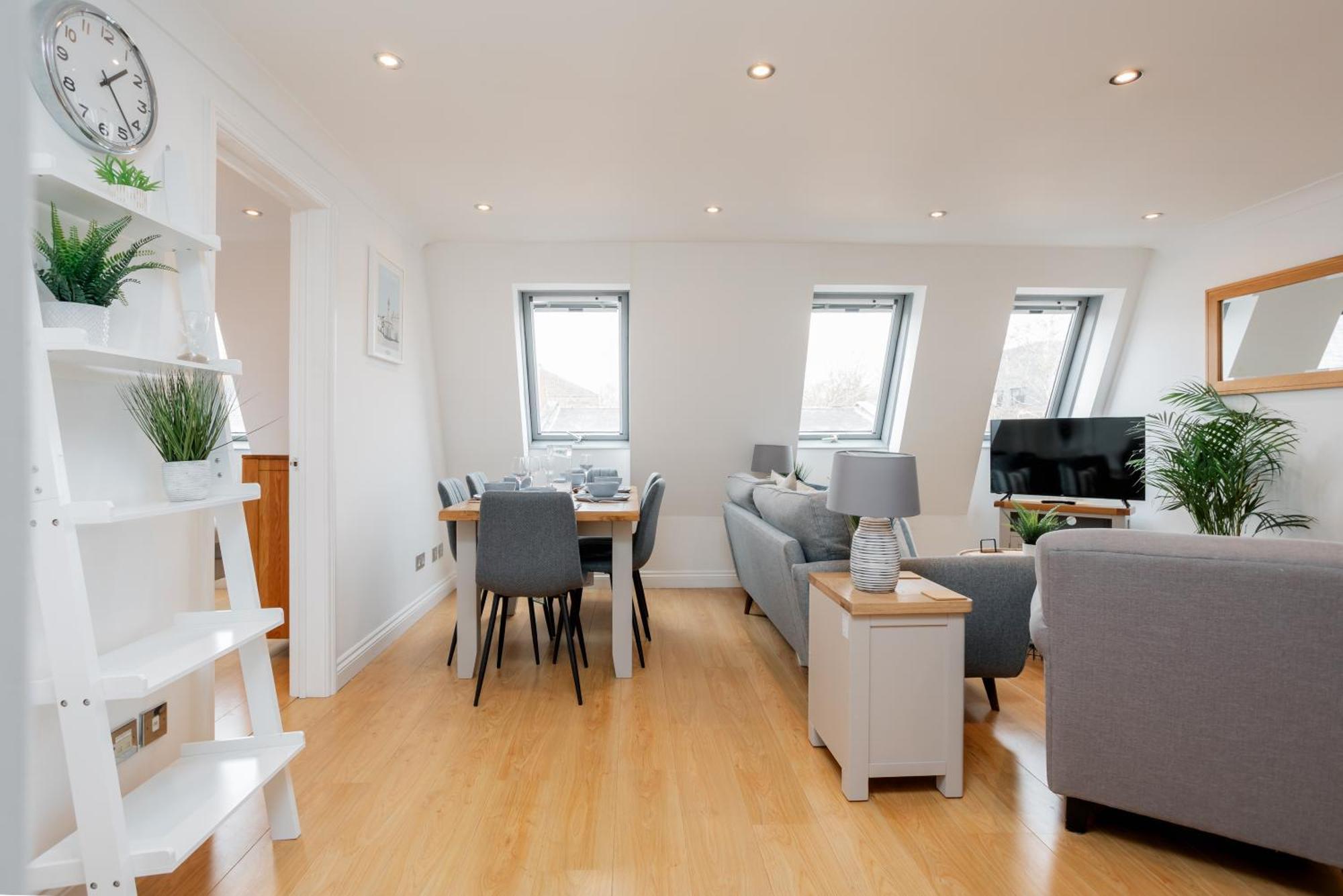 Starhost Residences - Central 3 Bed Apartment At Regents Court, Newbury Newbury  Exterior foto
